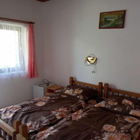 Zsuzsa Apartman Lägenhet Poroszló Exteriör bild
